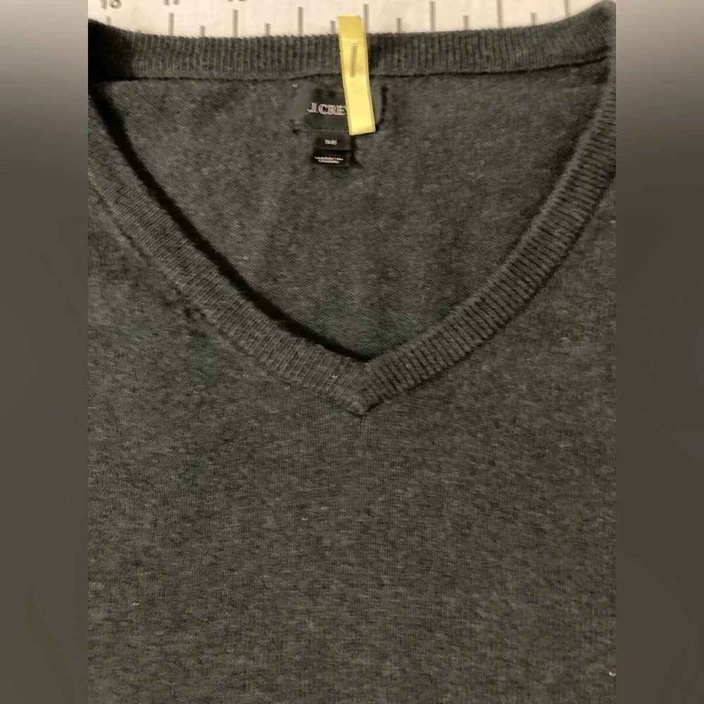 J. Crew Men’s Medium Charcoal Grey‎ V-Neck Sweater